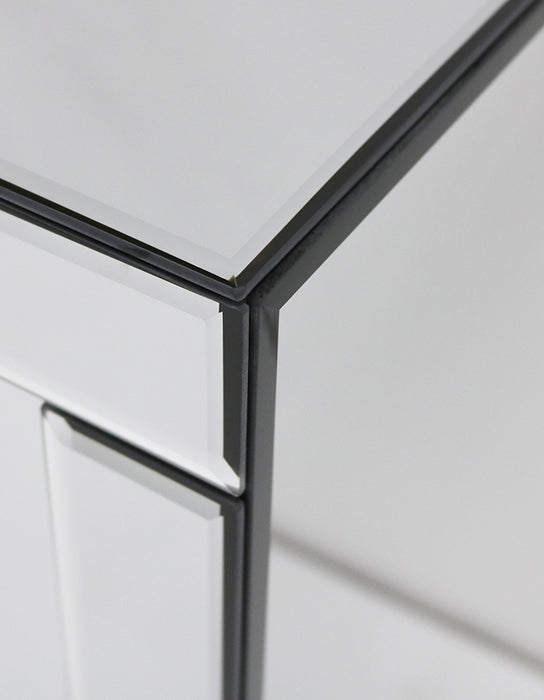 Lattitude Bedside - HOARE GROUP 